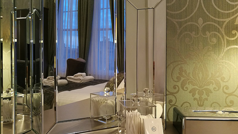 Azurro Signature Suite